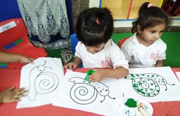 Snail Dabbing Activity